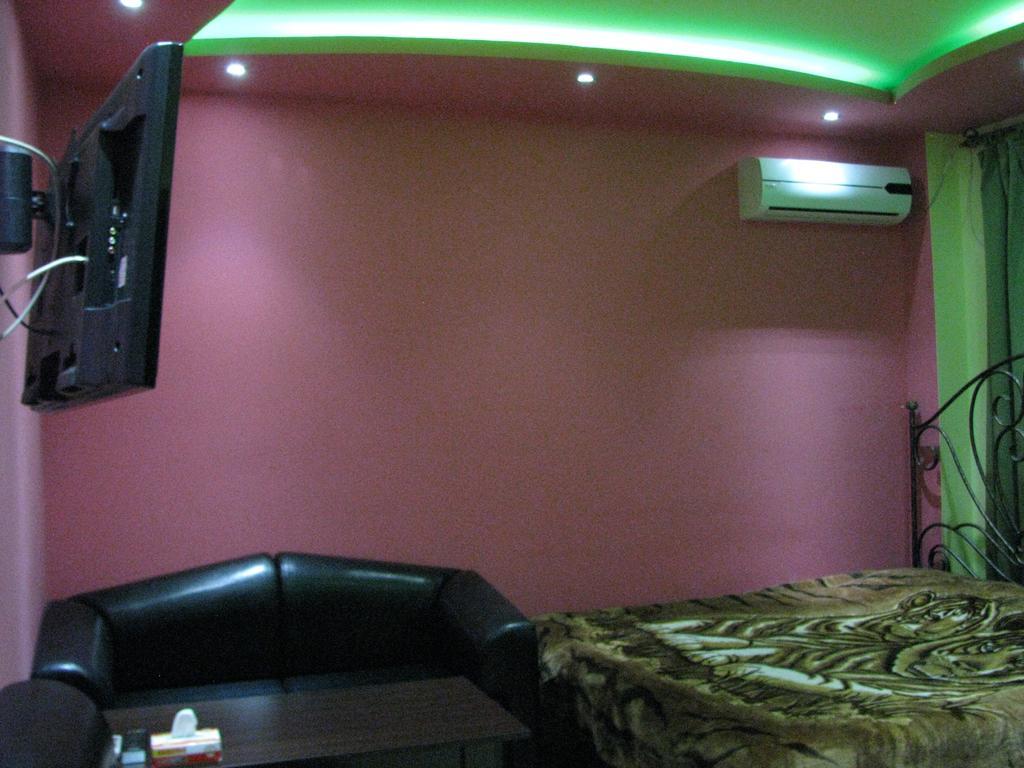 Princ Plaza Hotel Jerevan Pokoj fotografie