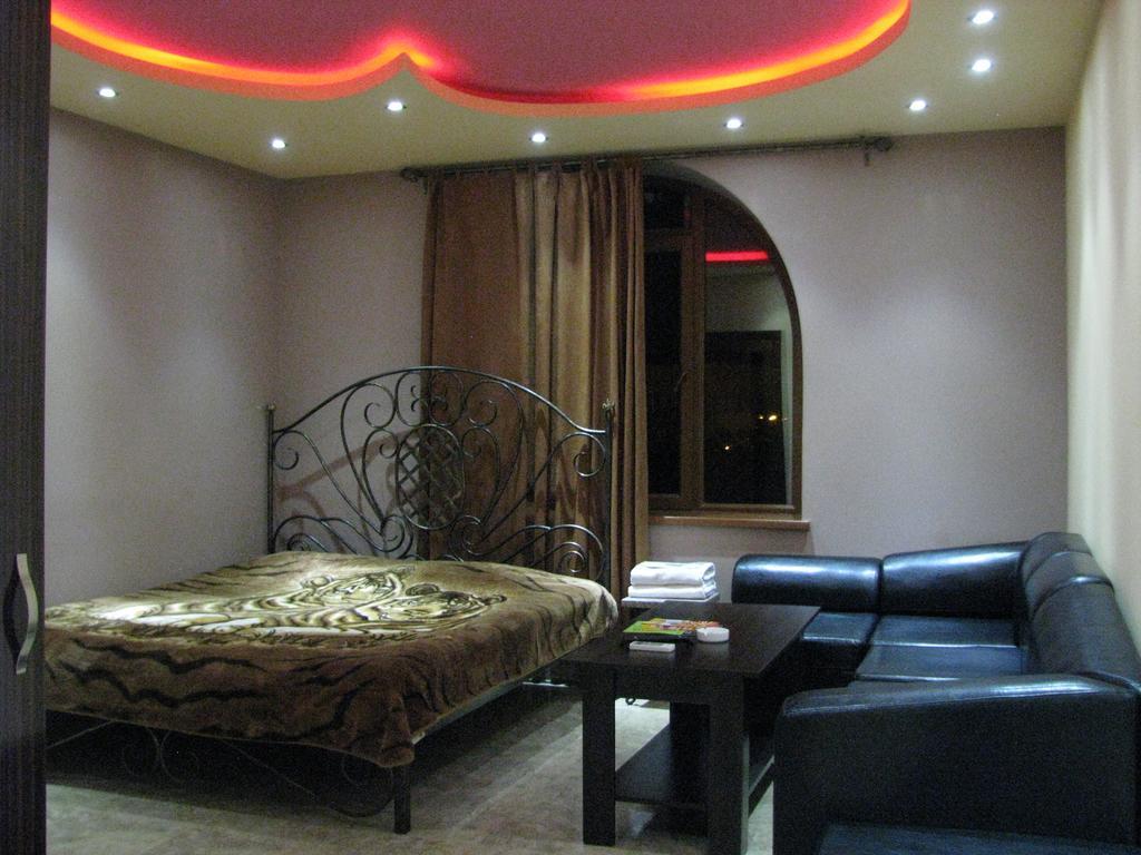 Princ Plaza Hotel Jerevan Pokoj fotografie