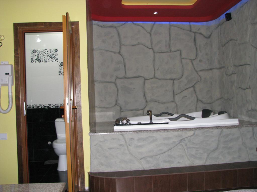 Princ Plaza Hotel Jerevan Pokoj fotografie