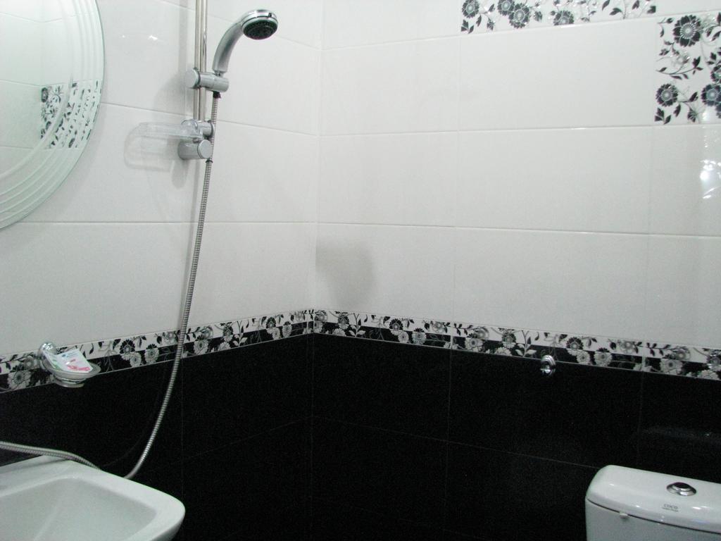 Princ Plaza Hotel Jerevan Pokoj fotografie