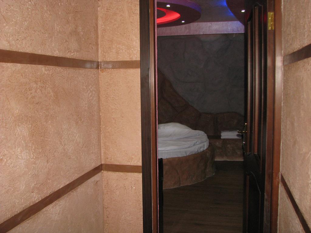 Princ Plaza Hotel Jerevan Pokoj fotografie