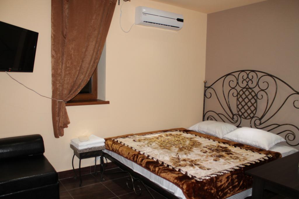 Princ Plaza Hotel Jerevan Pokoj fotografie
