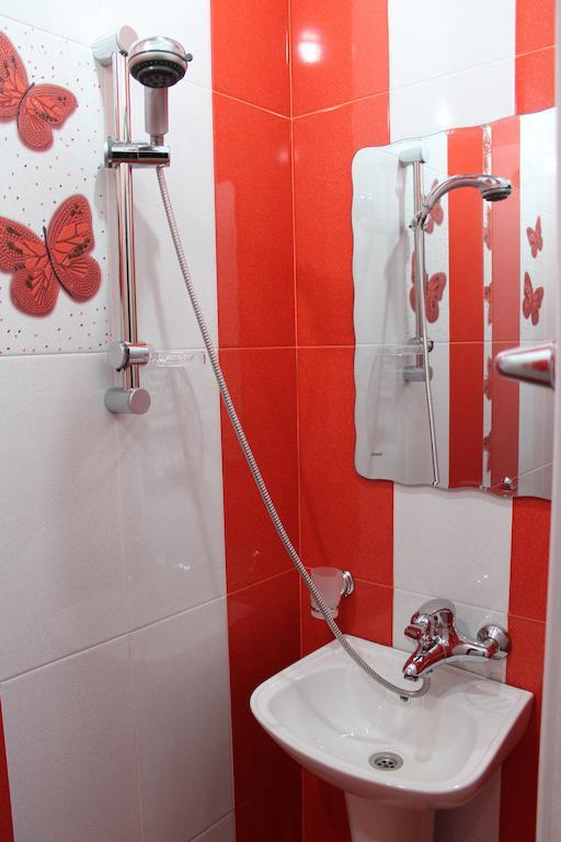 Princ Plaza Hotel Jerevan Pokoj fotografie